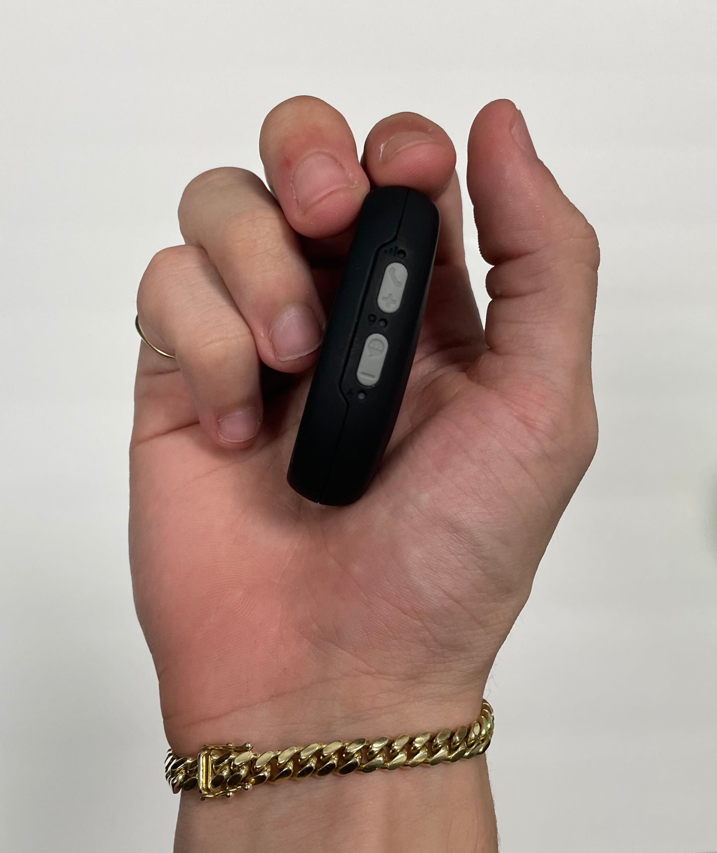 Keychain GPS Tracker-Know the Exact Location Live. For Kids/Elderly/The Disabled. No Monthly